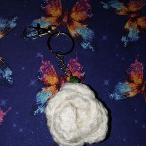 White Crochet Flower Keychain